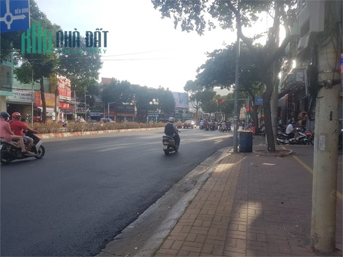 Cho thuê mặt bằng tòa nhà 180m2 đường 30/4 Ngã Tư Giếng Nước, TPVT
