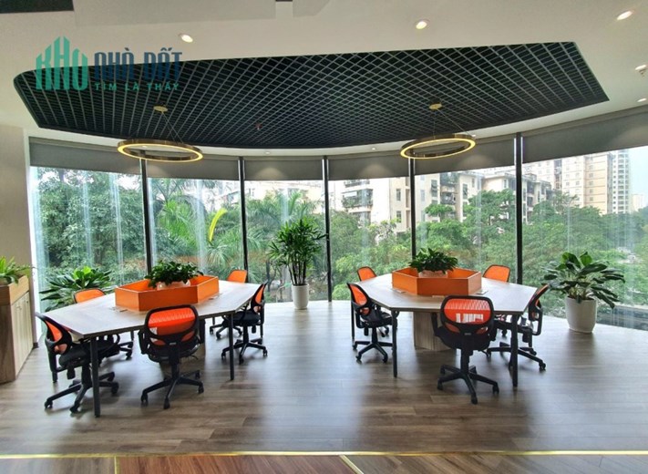 Cho thuê văn phòng đầy đủ nội thất xịn tại tòa Golden Palace, Lê Văn Lương, 186m2, 356m2, giá rẻ