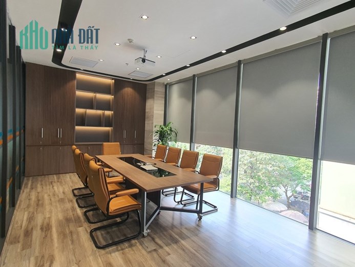 Cho thuê văn phòng đầy đủ nội thất xịn tại tòa Golden Palace, Lê Văn Lương, 186m2, 356m2, giá rẻ