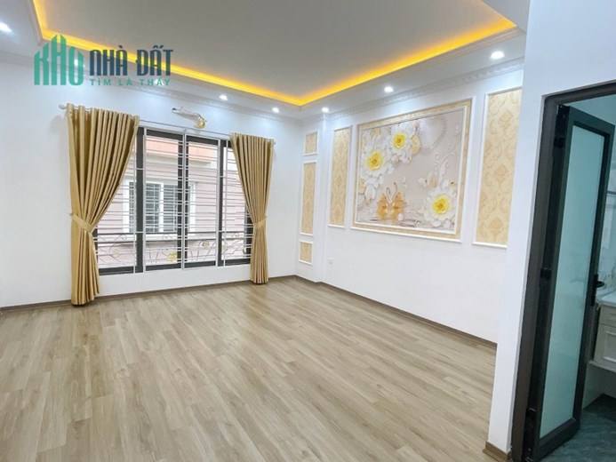 Bán nhà ngõ 279 Đội Cấn. 45m2 6 tầng. MT4.6m. Cách ô tô 30m. Ngõ thông. Kinh doanh. Thang máy. 8.7