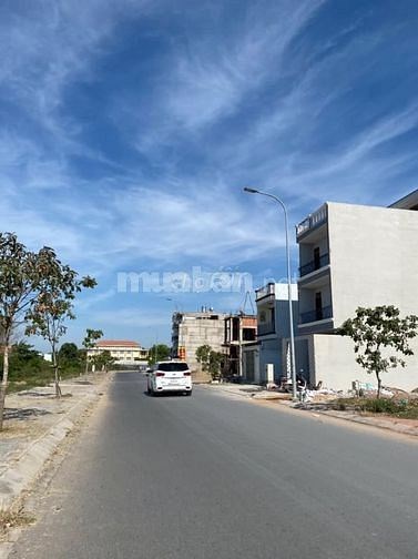 CẦN BÁN GẤP CẶP ĐẤT 10X20M MT ĐƯỜNG NGUYỄN TRUNG TRỰC