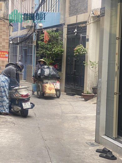 BÁN NHÀ QUẬN 3 CMT8 DT 28M2 SÁT SÂN KHẤU LAN ANH.