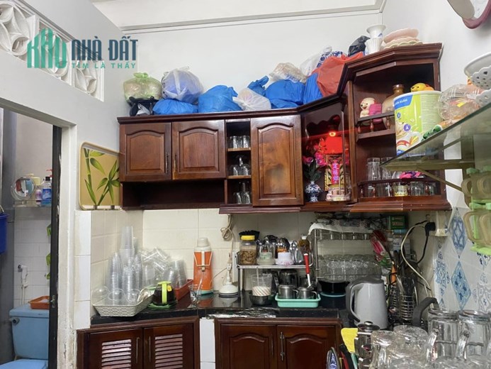 BÁN NHÀ QUẬN 3 CMT8 DT 28M2 SÁT SÂN KHẤU LAN ANH.