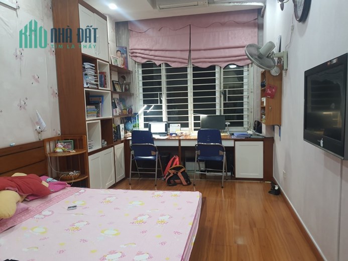 Bán nhà Hồ Tùng Mậu, Cầu Giấy, đẹp ở ngay - kd, 43m2, 5 tầng, mt 4m, giá 6.1 tỷ.