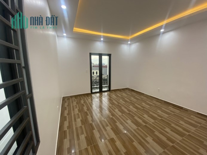 Bán nhà xây mới phố Khúc Thừa Dụ, 50m x 4 tầng, ô,tô vào tận nhà, GIÁ 3.5 tỉ
