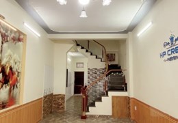 Bán nhà mặt đường Chợ Hàng vị trí đắc địa, 74m x 3 tầng GIÁ 7.9 tỉ kinh doanh cực đông