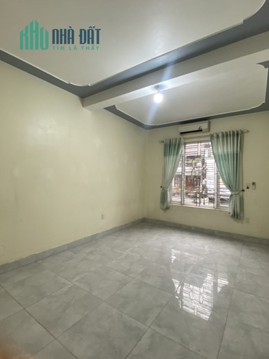 Bán nhà mặt đường Chợ Hàng vị trí đắc địa, 74m x 3 tầng GIÁ 7.9 tỉ kinh doanh cực đông