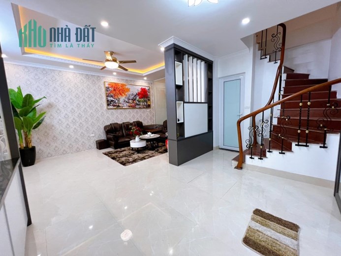 NGÕ THÔNG - NÉT CĂNG - FULL NỘI THẤT TẶNG LẠI - SÁT Ô TÔ TRÁNH - Ở, KINH DOANH VĂN PHÒNG ONLINE