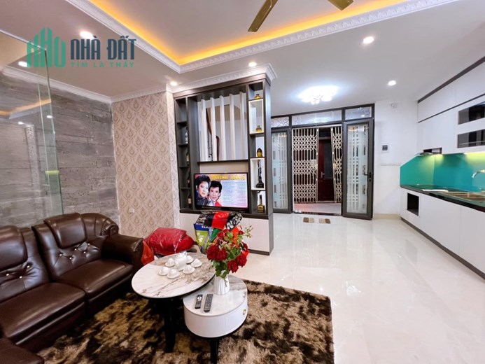 NGÕ THÔNG - NÉT CĂNG - FULL NỘI THẤT TẶNG LẠI - SÁT Ô TÔ TRÁNH - Ở, KINH DOANH VĂN PHÒNG ONLINE