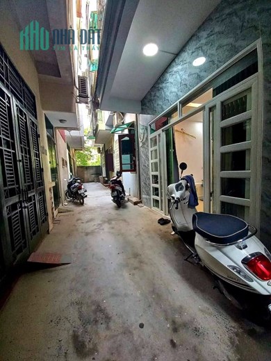 HIẾM !!! XEM NGAY NHÀ NGUYÊN VĂN HUYÊN CẦU GIẤY 38m2 5 tầng DÂN XÂY HIỆN ĐẠI, NGÕ THÔNG THOÁNG chỉ