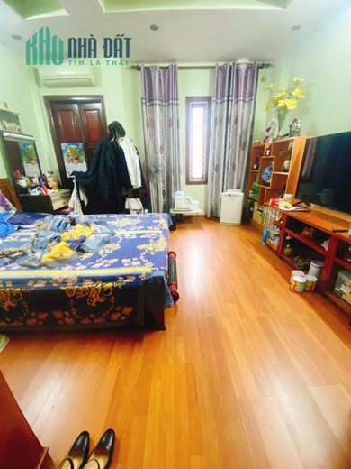 HIẾM !!! XEM NGAY NHÀ Ở DƯƠNG QUẢNG HÀM CẦU GIẤY 45m2, 5 tầng NGÕ THÔNG THOÁNG TẶNG NỘI THẤT VIP
