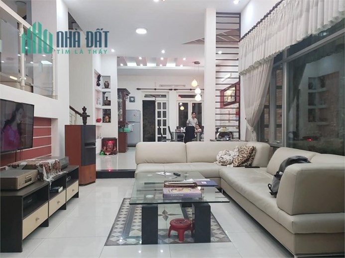 Biệt thự Quang Trung, P.11, Gò Vấp – 143m2, 4 tầng, 18.5 tỷ