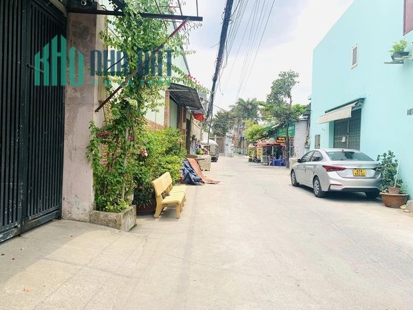 Bán nhanh nhà đường 38 Linh Đông 50m, hẻm xe tải