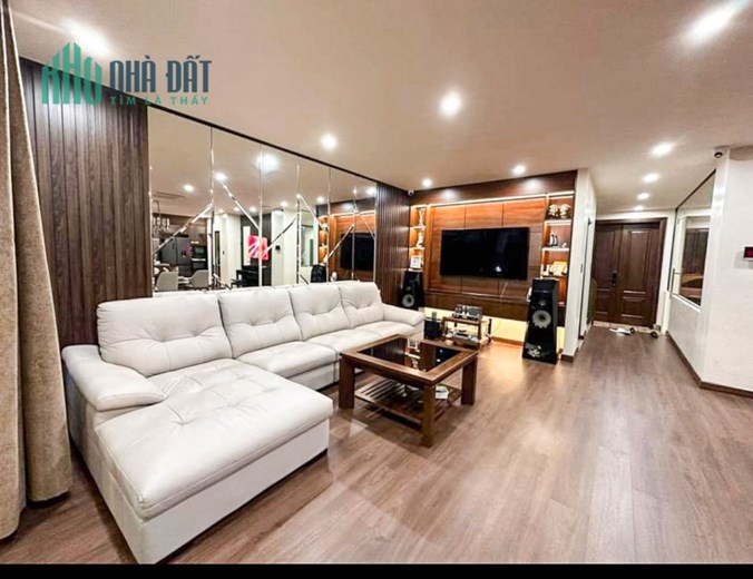 Biệt thự đẳng cấp khu Mê Linh-Anh Dũng, 180m x 3 tầng ngay mặt đường GIÁ 15 tỉ