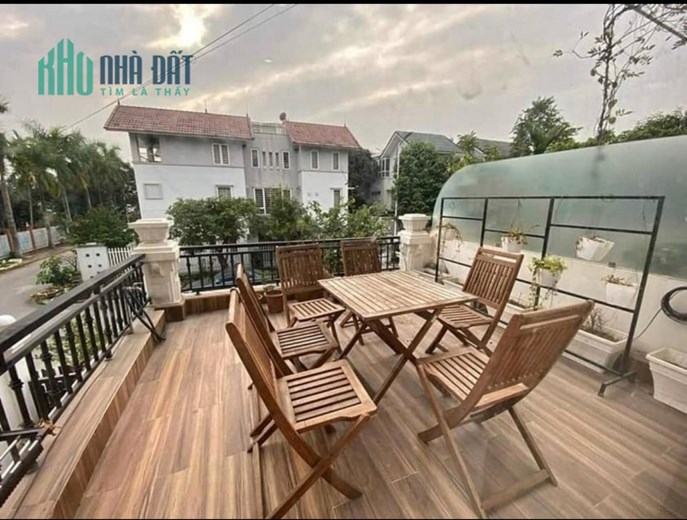 Biệt thự đẳng cấp khu Mê Linh-Anh Dũng, 180m x 3 tầng ngay mặt đường GIÁ 15 tỉ