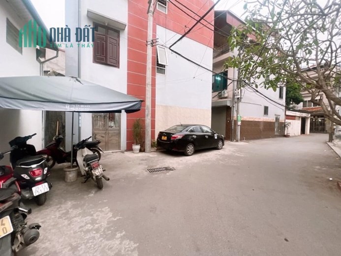 Chủ cần bán GẤP căn nhà Đại Mỗ - Nam Từ Liêm 43m2,OTÔ tránh dừng đỗ ngày đêm, chỉ 4 tỷ.
