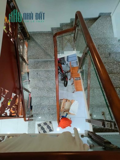 chính chủ bán nhà 2 tầng đường chiến lược, hẻm ô tô, 74m2 chỉ 5.5 tỷ