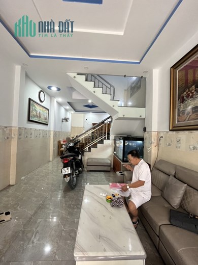 Bán Nhà  mặt tiền ĐHT 17-Q12- 3 Tầng-60m2-nhỉnh 4 tỷ TL