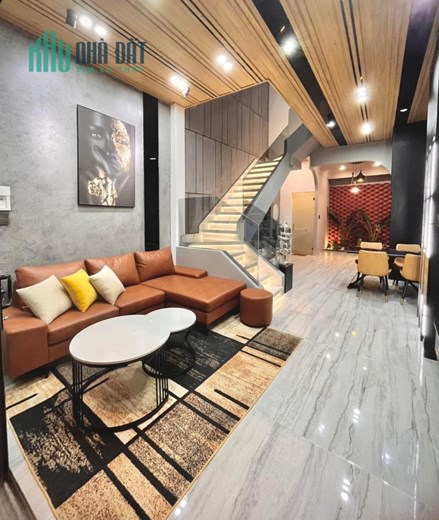 NHÀ ĐẸP 3 TẦNG FUUL NỘI THẤT SÁT ĐƯỜNG TRẦN CAO VÂN