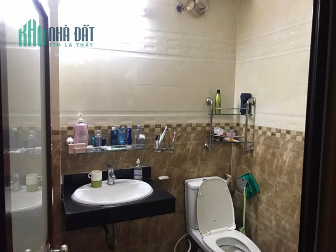 Bán nhà mặt phố Phùng Khoang, Nam Từ Liêm, 40m2, 4 tầng, mt 4m, giá 5.1 tỷ.