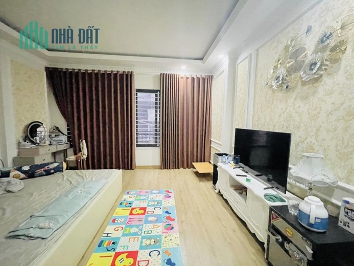 HIẾM! Cần bán nhà Nguyễn Khánh Toàn, Cầu Giấy, 69m2, 4 tầng, mt 4.6m, chỉ 6.2 tỷ.