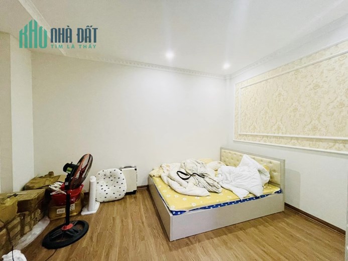 HIẾM! Cần bán nhà Nguyễn Khánh Toàn, Cầu Giấy, 69m2, 4 tầng, mt 4.6m, chỉ 6.2 tỷ.