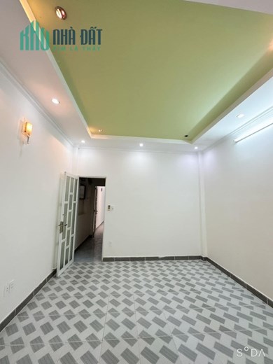 chính chủ bán nhà 2 tầng đường lũy bán bích, hẻm 3m, 60m2 chỉ 5.4 tỷ, sát mặt tiền.