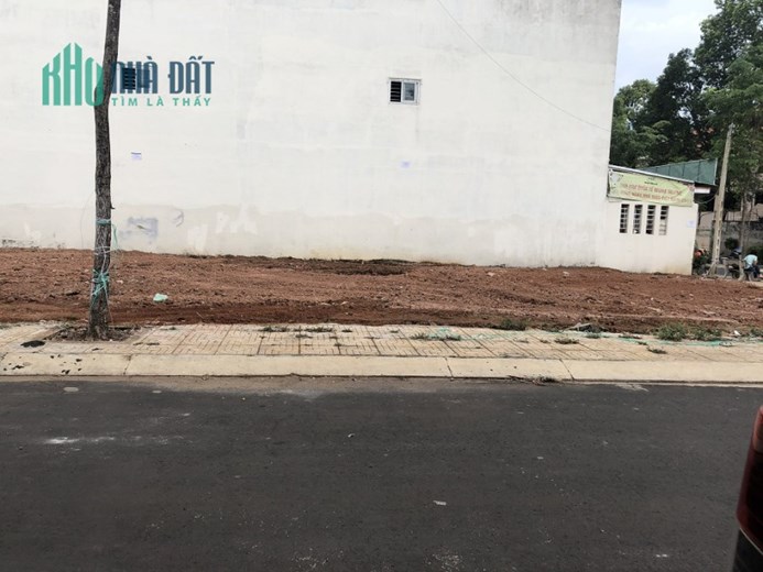 HOT HOT CẦN CHO THUÊ Lô Đất 2 Mặt Tiền Đẹp Vị Trí Đắc Địa Tại Đồng Xoài- Bình Phước