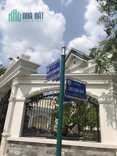 HOT HOT CẦN CHO THUÊ Lô Đất 2 Mặt Tiền Đẹp Vị Trí Đắc Địa Tại Đồng Xoài- Bình Phước
