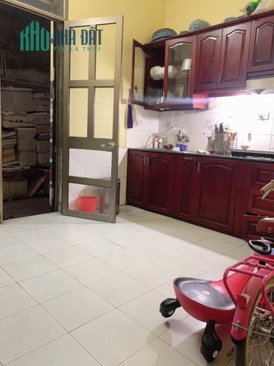 Bán nhà Phố Chùa Láng 50m 3 Tg MT 4m nhỉnh 4 tỷ chỉ việc sách vali về sống