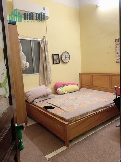 Bán nhà Phố Chùa Láng 50m 3 Tg MT 4m nhỉnh 4 tỷ chỉ việc sách vali về sống