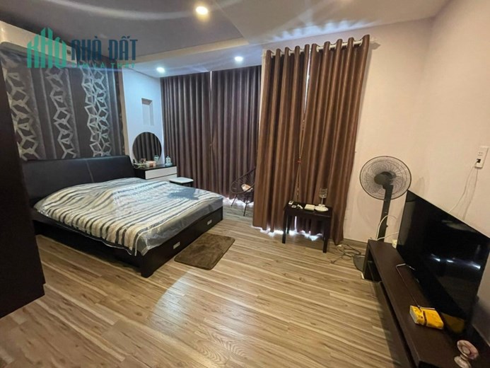 Sale 5O%! Lô góc Láng Hạ, sát phố, ngõ thông, ba gác tránh, nhà ở luôn, 47mx4T, chỉ 4.5 tỷ