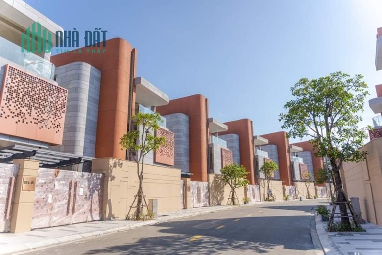 Bán biệt thự 2 mặt tiền cạnh sân Golf BRG ven biển Đà Nẵng - Hội An