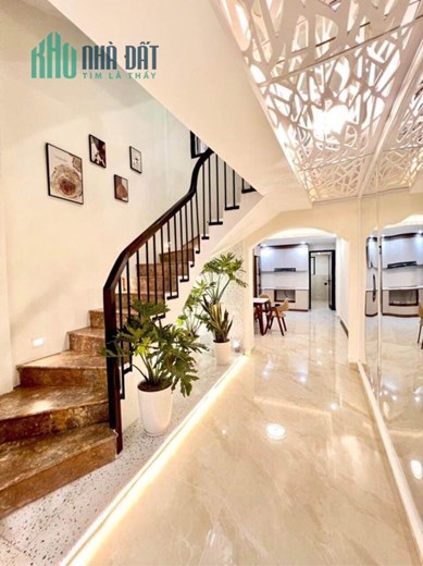 Bán Nhà #HOÀNG_CẦU View Hồ Đống Đa. MT 5m. Ô tô Đỗ Cửa 7.33 tỷ