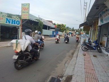 MÌNH CÓ NHÀ ĐẸP CHO THUÊ VỚI GIÁ RẺ MẶT TIỀN CA VĂN THỈNH- PHƯỜNG PHÚ KHƯƠNG- THÀNH PHỐ BẾN TRE.