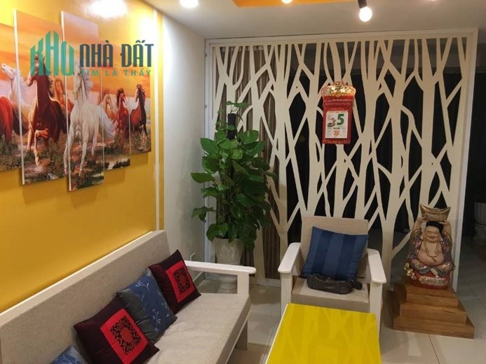 Bán nhà riêng, Phố Tạ Quang Bửu giá 7.8 tỷ,42m x 5T , ngõ thông