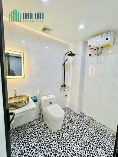 Nhà 5 tầng Thạch Bàn chỉ 3.05 tỷ, LH 0977790353