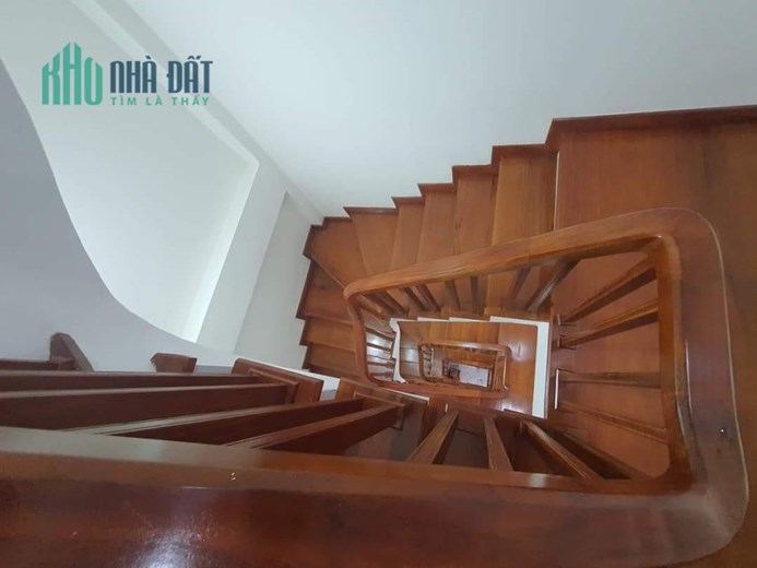 Bán nhà phố Tây Sơn Đống Đa - 61m, Lô góc, 3 thoáng, nội thất gỗ lim, sát phố - 5 tỷ 699.