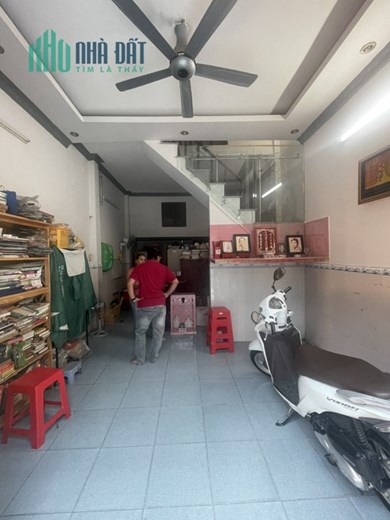 Nhà 4 phòng ngủ đường Hương Lộ 2, Bình Tân, 42m2, 4PN, giá 3 tỷ 5  TL.