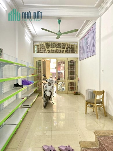Bán nhà riêng Quan Nhân Thanh Xuân, 28m, 4 tầng vài bước chân ra mặt phố ô tô tránh nhỉnh 3 tỷ lh