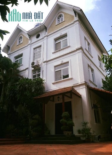 BÁN BIỆT THỰ LẠC LONG QUÂN - TÂY HỒ. GARA. Ô TÔ VÀO NHÀ. DT 260M2. GIÁ 28 TỶ