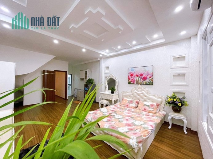 Bán Nhà Phố Tân Mai, vỉa hè, Kinh doanh 55m x 5 tầng x 6 ngủ x giá 12tỷ