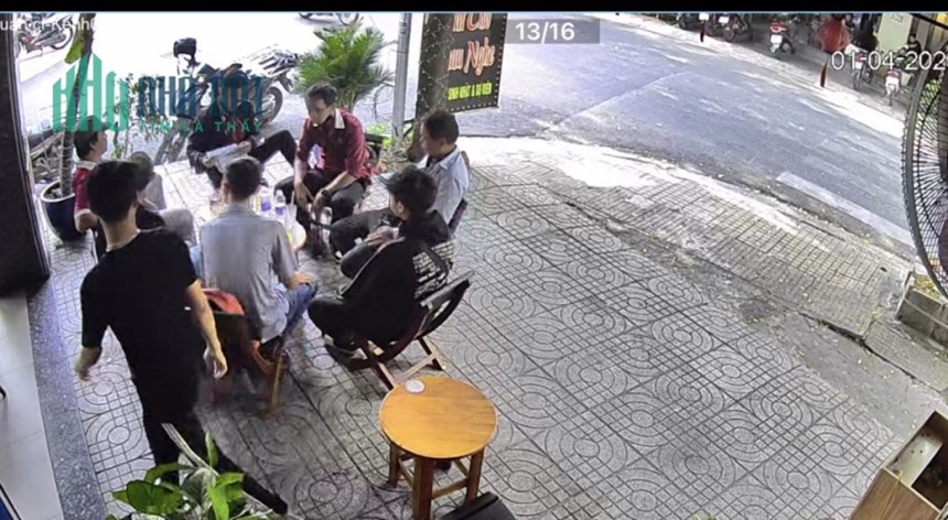 Sang quán cafe 80m2 tại Tân Phú, HCM, để lại toàn bộ đồ dùng, 290tr. Lh:0982127279