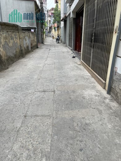 BÁN NHÀ PHỐ NGỌC LÂM 60M , 2.6TỶ  GẦN PHỐ.