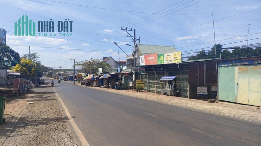 NỢ NGÂN HÀNG nên bán cắt lỗ 150TR lô đất 1000m2 ngay chợ giá chỉ 300TR