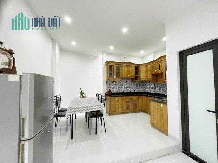 SIÊU PHẨM CẦU GIẤY-  NHÀ MỚI 8PN FULL NỘI THẤT - SÁT BIỆT THỰ - NGÕ NÔNG - OTO- CỰC HIẾM - KINH