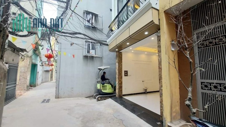 HIẾM NHỈNH 5 TỶ CÓ NHÀ 5 TẦNG MỚI - LÔ GÓC - THANG MÁY - Ô TÔ  VÀO NHÀ - LÀM VĂN PHÒNG NHỎ - KINH