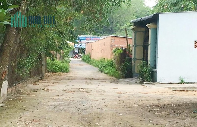 Bán đất thổ cư ngay Trung tâm xã, gần UBND xã Lương Thiện, Tuyên Quang. giá chỉ 15 tr/m2