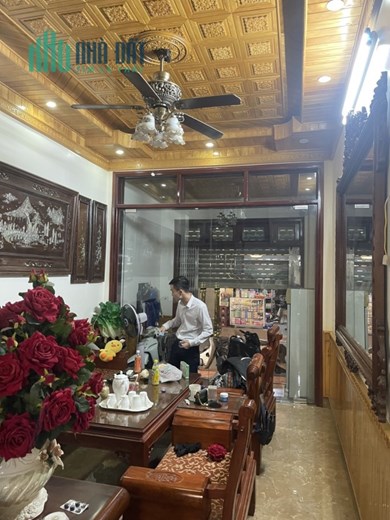 Bán gấp nhà mặt phố DT 48m tại Hoa Bằng - Cầu Giấy