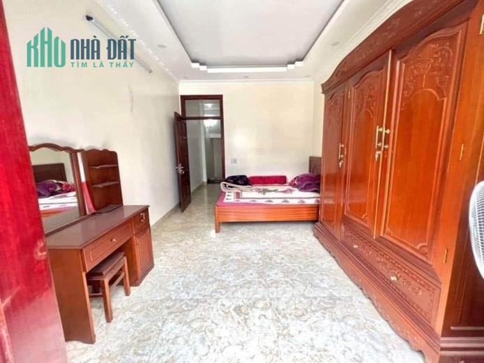Bán gấp nhà mặt phố DT 48m tại Hoa Bằng - Cầu Giấy